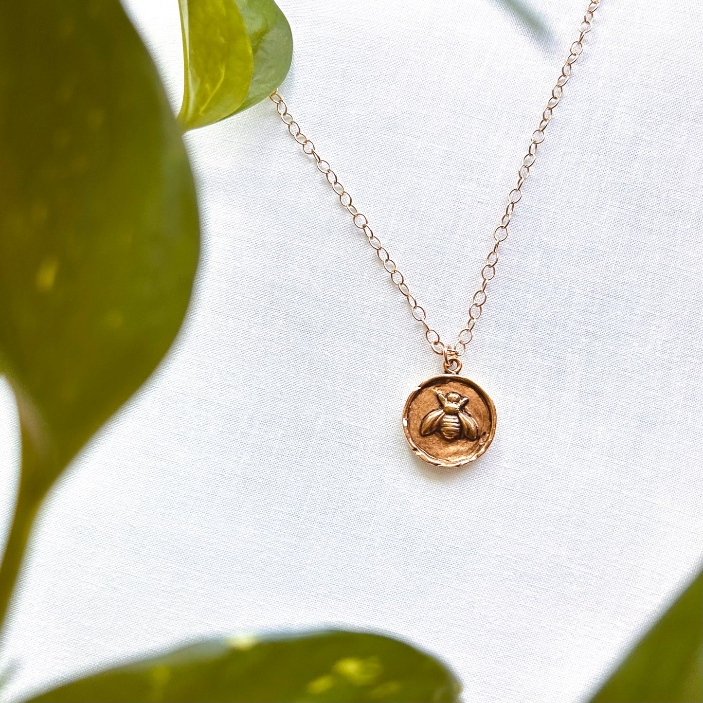 Just Keep Humming 🐝 20” 14k gold Necklace